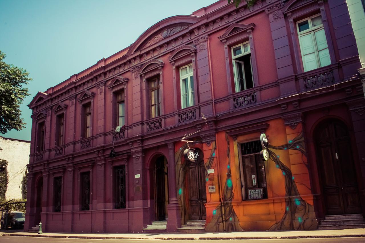 La Casa Roja Hostal *