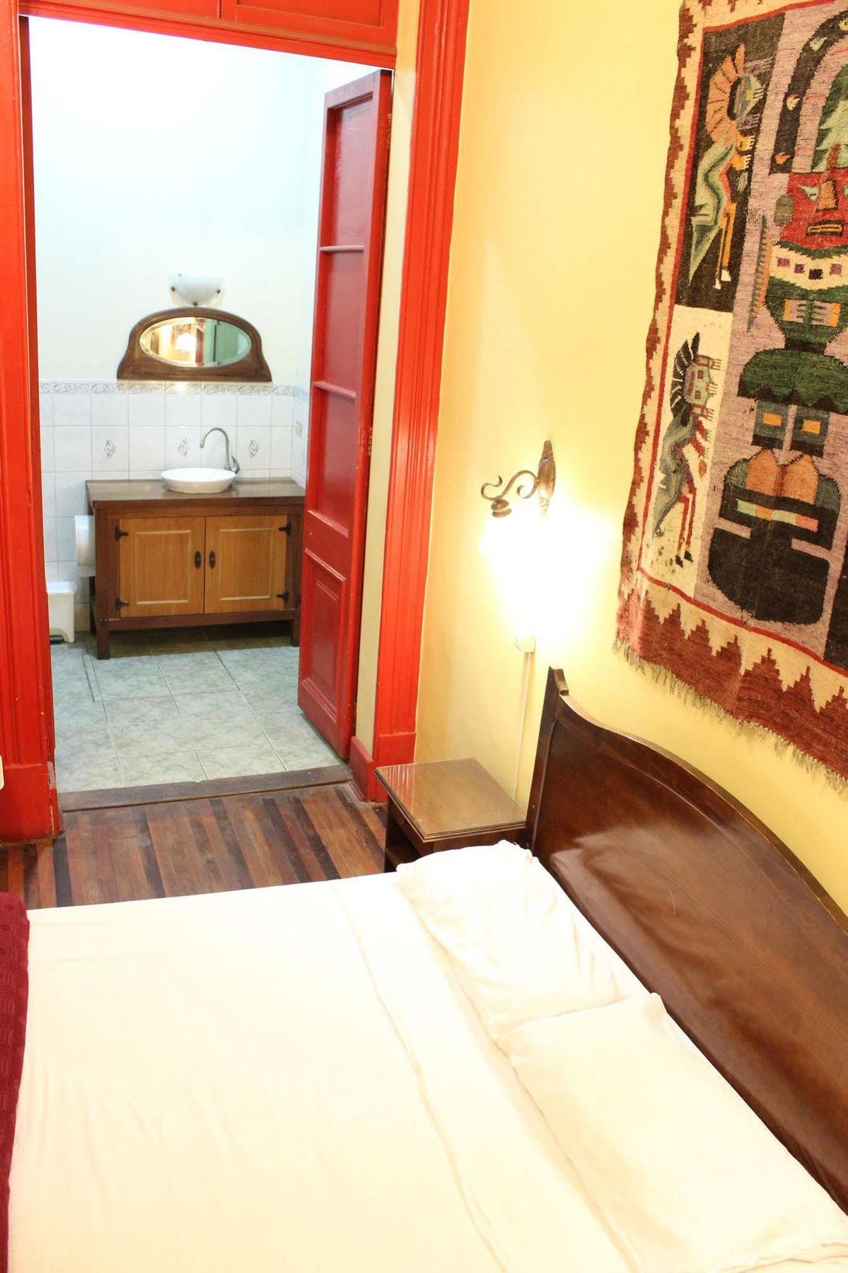 Hostal La Casa Roja *